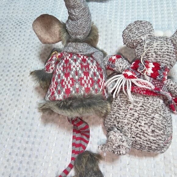 CHRISTMAS PLUSH SET OF 2 MOUSE STUFFED SHELF SITTERS - Picture 2 of 3